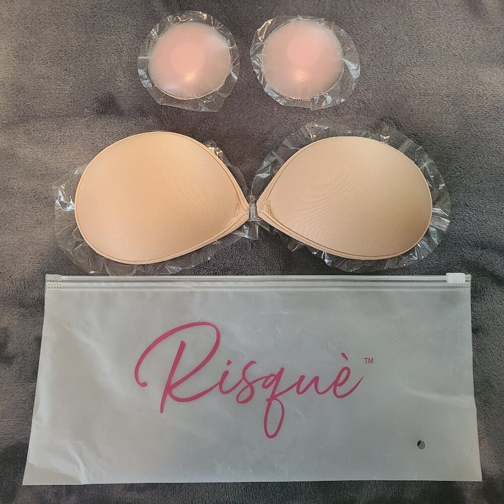 Risque adhesive bra